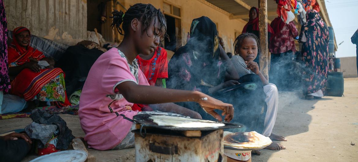 Muitas famílias fugiram para a relativa segurança de Porto Sudão