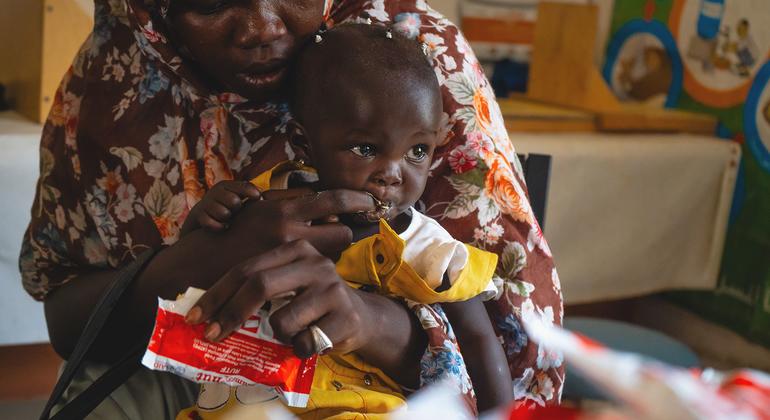 An eight-month-old girl is being treated for severe acute malnutrition after receiving food rations at a WFP-supported nutrition centre in Port Sudan.