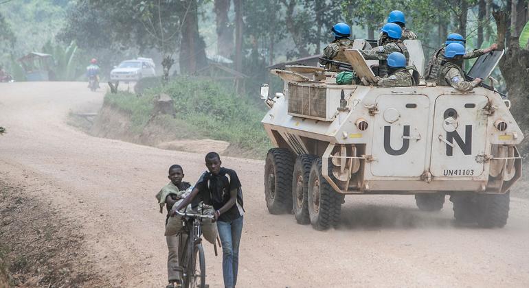 Tropas de paz de la ONU patrullan Butembo, en la provincia de Kivu del Norte, República Democrática del Congo, para garantizar la seguridad de las comunidades locales.