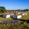 太阳能电池板帮助津巴布韦布拉瓦约的一家乡村医院供电。