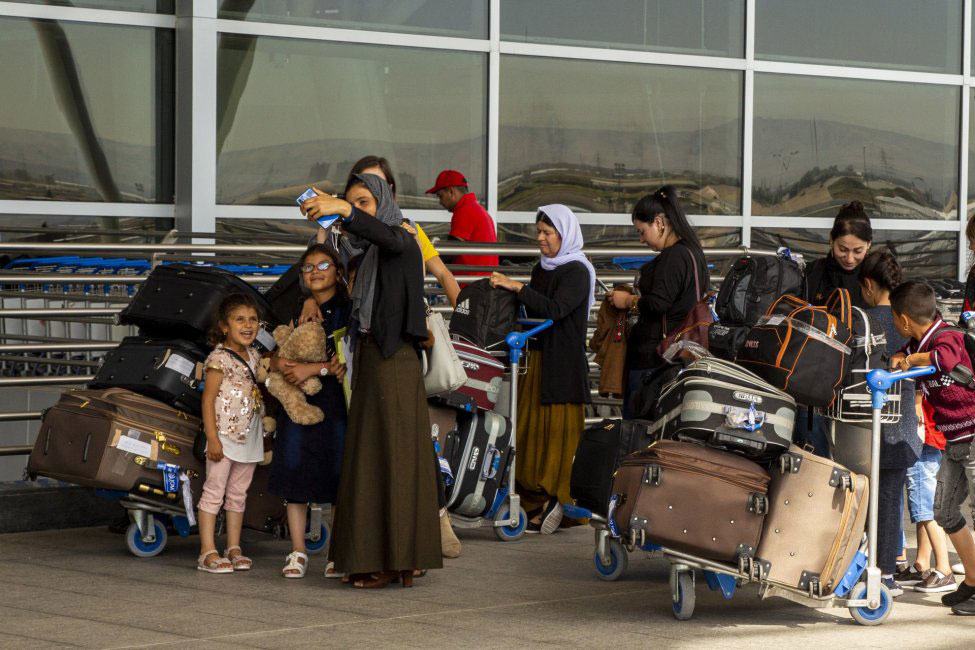 Des familles yézidies rescapées de Daech se préparent à être réinstallées en France.