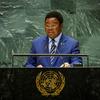 Waziri Mkuu wa Tanzania Kassim Majaliwa akizungumza kwenye jukwaa lenye nembo ya UN wakati wa mjadala wa 79 wa Baraza Kuu jijini New York.