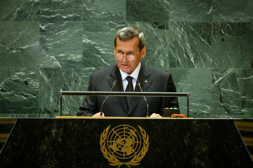 Министр иностранных дел Туркменистана Рашид Мередов на трибуне Генассамблеи.