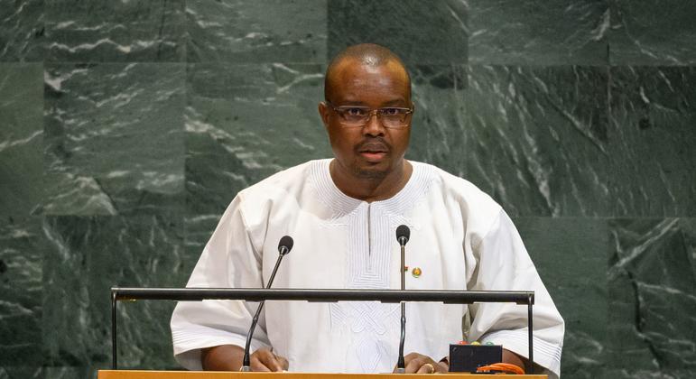 Rimtalba Jean Emmanuel Ouedraogo – Waziri Mkuu na Mtendaji Mkuu wa Serikali – Burkina Faso akihutubia mjadala mkuu wa mkutano wa 80 wa Baraza Kuu la UN. Rimtalba Jean Emmanuel Ouedraogo – Waziri Mkuu na Mtendaji Mkuu wa Serikali – Burkina Faso akihutubia mjadala mkuu wa mkutano wa 80 wa Baraza Kuu la UN.