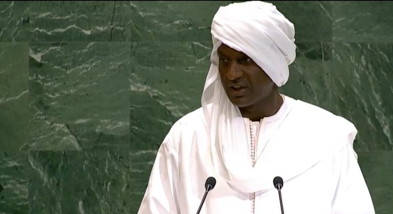Lamine Zeine Ali Mahaman Waziri Mkuu wa serikali ya mpito Niger akihutubia mjadala mkuu wa mkutano wa 80 wa Baraza Kuu la UN. Lamine Zeine Ali Mahaman Waziri Mkuu wa serikali ya mpito Niger akihutubia mjadala mkuu wa mkutano wa 80 wa Baraza Kuu la UN.