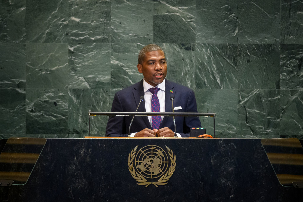 Terrance M. Drew – Waziri Mkuu wa Shirikisho la Saint Kitts na Nevis akihutubia mjadala mkuu wa mkutano wa 80 wa Baraza Kuu la UN.