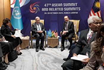 联合国秘书长安东尼奥·古特雷斯与马来西亚总理安瓦尔·易卜拉欣在吉隆坡的东盟-联合国峰会期间会面。