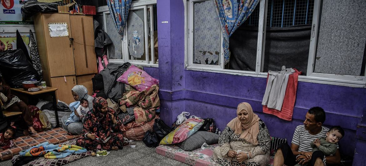 За две недели жизни многих палестинцев в Газе были разрушены, они потеряли почти все, что у них было.