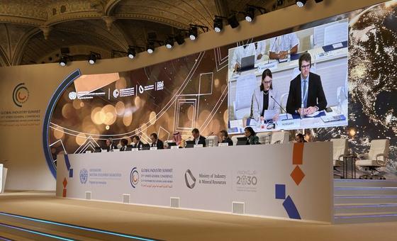 A decisive turning point: Setting global industry on a fairer, greener path towards economic growth thumbnail