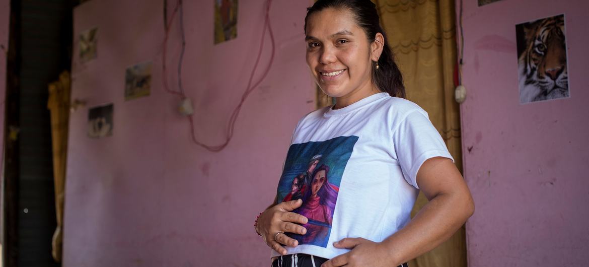 Miles de mujeres no pudieron visitar los centros de salud debido a las inundaciones y problemas económicos en el noroeste de Perú.
