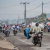 Watu waliotawanywa na ukosefu wa usalama huko Goma wanakimbia mji.