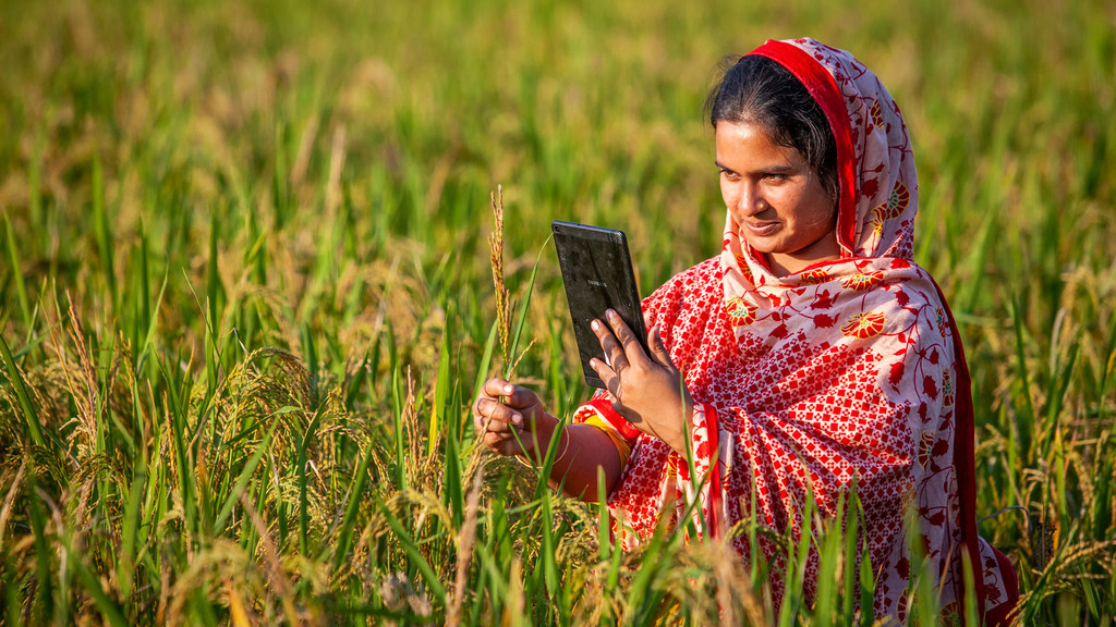 Farmers in Bangladesh have access to digital platforms to reach a wider market and get better prices for their crops.