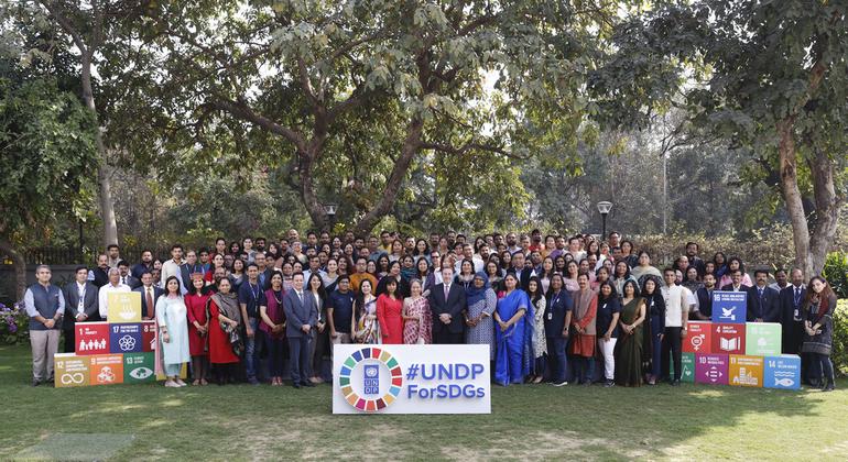 भारत में यूएनडीपी की टीम के साथ, अख़िम श्टीनर