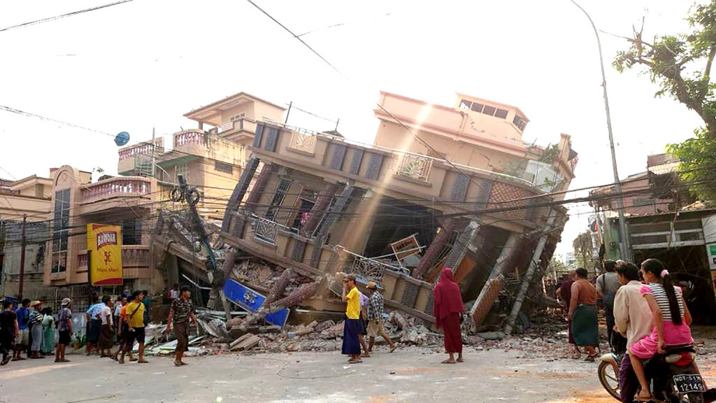 Los edificios derrumbados en la región de Mandalay, en el centro de Myanmar, revelan el impacto devastador del terremoto de magnitud 7,7 que azotó la zona el 28 de marzo de 2025.
