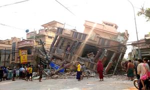 El seísmo, de magnitud 7,7, ha causado importantes daños en edificios de la región de Mandalay, en el centro de Myanmar.