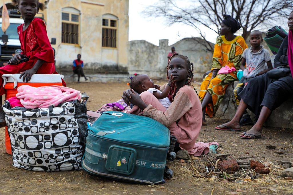 难民署在南苏丹伦克的一个紧急转运中心接收来自苏丹的流离失所者。