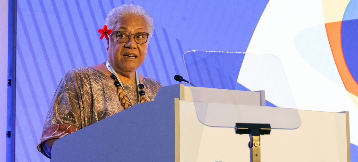 La Première ministre Fiamē Naomi Mataʻafa de Samoa s'exprime lors de la quatrième conférence internationale sur les petits États insulaires en développement (PEID4).