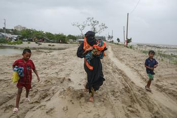 اس سال مئی میں سمندری طوفان ریمل نے بنگلہ دیش کے ساحلی علاقوں میں تباہی مچائی تھی۔