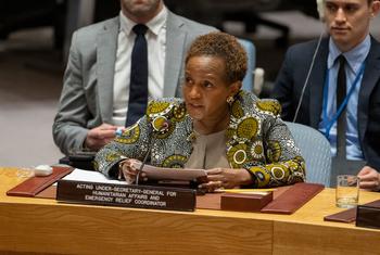 ہنگامی امدادی امور کے لیے اقوام متحدہ کے رابطہ دفتر (اوچا) کی نائب سربراہ جوئس مسویا سلامتی کونسل کے اجلاس میں اپنی رپورٹ پیش کر رہی ہیں۔