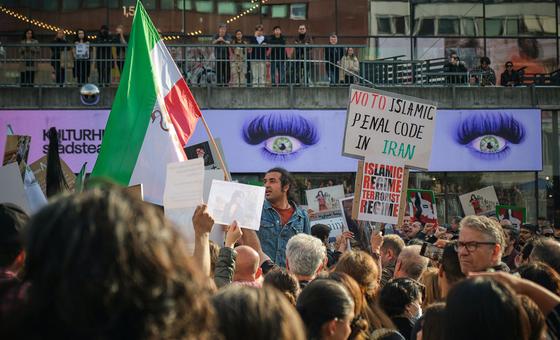 Protestos no Irã se encaminham para o terceiro mês – Monitor do Oriente