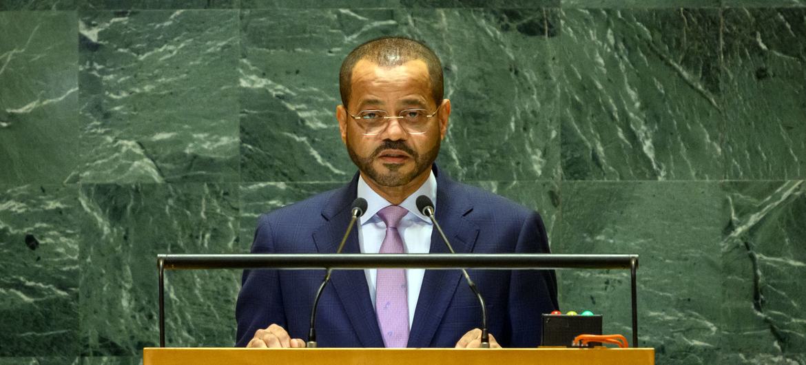 وزير الخارجية العماني بدر بن حمد البوسعيدي يلقي كلمة في المناقشة العامة للدورة 79 للجمعية العامة.