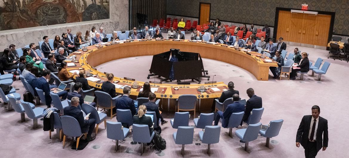 联合国安全理事会在纽约举行情况通报会和磋商，讨论秘书长向特别代表瓦伦丁·鲁格瓦比扎提交的报告。
