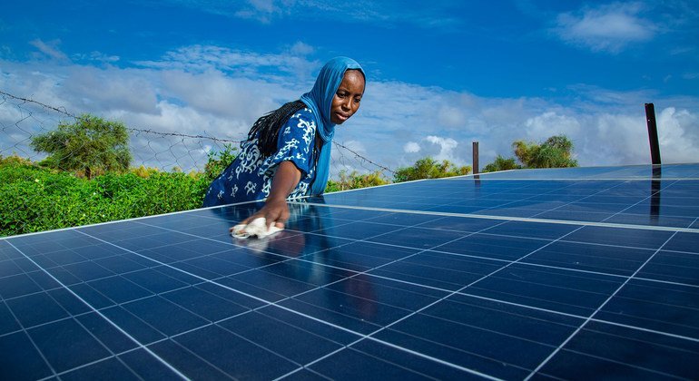 Солнечные панели в Мавритании производят энергию, необходимую для орошению полей. 