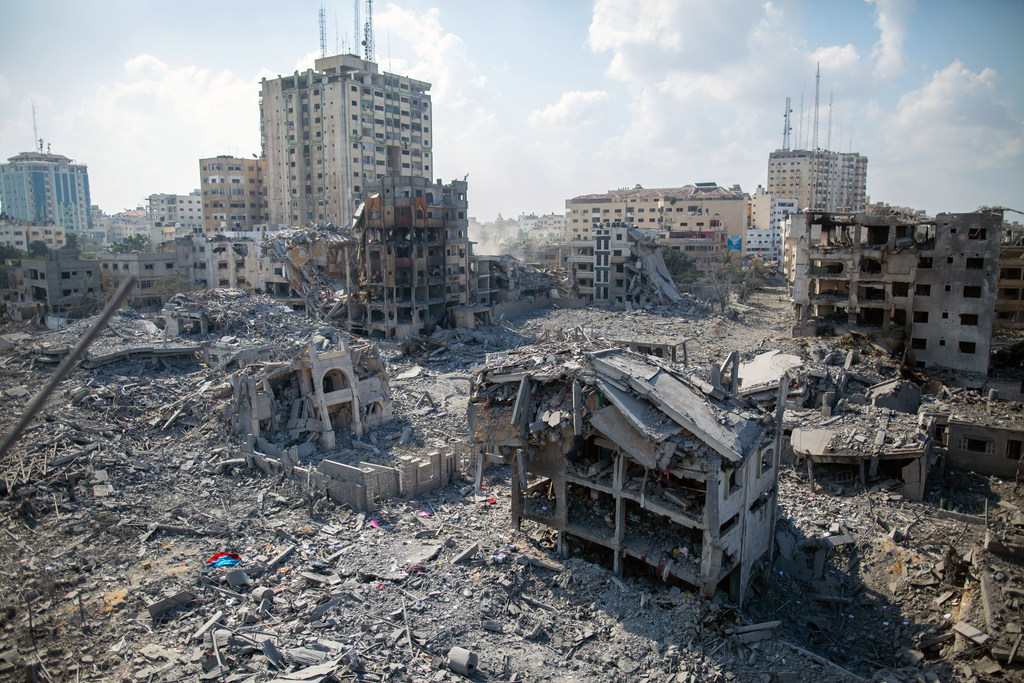 Le bombardement de la bande de Gaza continue.