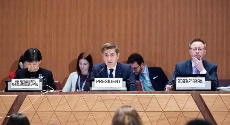Ambassador Leonardo Bencini, Italy, President of the Ninth Review Conference of the States Parties to the Convention on the Prohibition of the Development, Production and Stockpiling of Bacteriological (Biological) and Toxin Weapons and on Their Destruct…