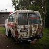 Une ambulance endommagée pendant le conflit dans la région du Tigré, en Ethiopie, est mise hors service dans un centre de santé de Gijet en juillet 2021.