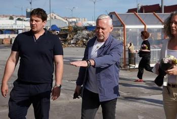 Дениз Браун с мэром Харькова Игорем Тереховым во время своего недавнего визита в город.