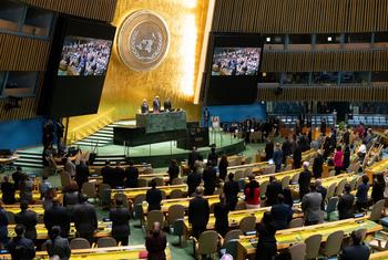 L'Assemblée générale des Nations Unies observe une minute de silence lors d'un hommage rendu au pape François.