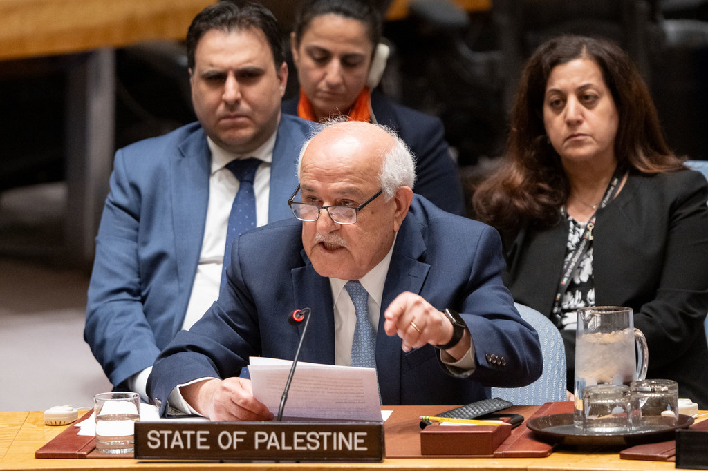 Riyad Mansour, Mchunguzi wa Kudumu wa Nchi ya Palestina kwa UMOJA WA MATAIFA, akihutubia Baraza la Usalama kuhusu hali katika Mashariki ya Kati.