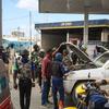 2023 年 3 月 29 日，索马里摩加迪沙斋月期间，非洲联盟索马里过渡时期特派团 (ATMIS) 和索马里警察部队的警察在街道上巡逻，以确保平民安全。