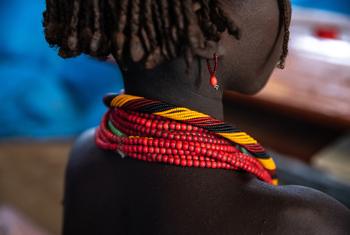 这名13岁的埃塞俄比亚女孩被迫辍学嫁给陌生人，为的是帮助家人应对干旱。