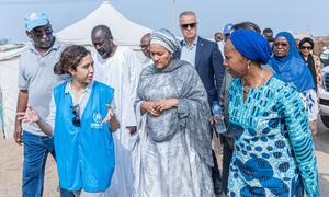 Deputy Secretary-General Amina Mohammed (centre) tours a site for displaced people at Abdullah Naji in Port Sudan.  