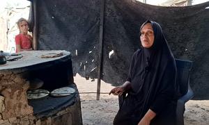 Umm Muhammad Abu Zaiter es otra mujer desplazada que regenta un horno improvisado con su marido Abu Muhammad.