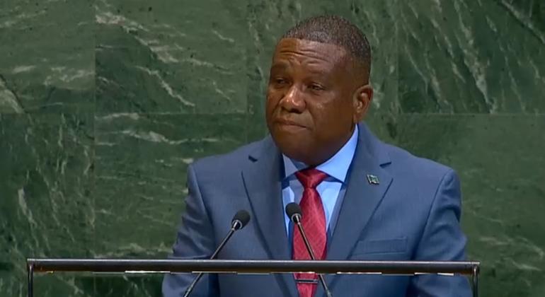 Alva R. Baptiste, Waziri wa Mambo ya Nje wa St. Lucia, akihutubia mjadala mkuu wa mkutano wa 80 wa Baraza Kuu la UN. Alva R. Baptiste, Waziri wa Mambo ya Nje wa St. Lucia, akihutubia mjadala mkuu wa mkutano wa 80 wa Baraza Kuu la UN.