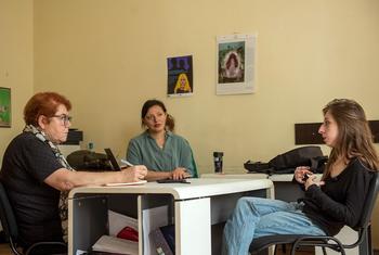 Лика Гулбани из TEMIDA обсуждает работу ассоциации.   