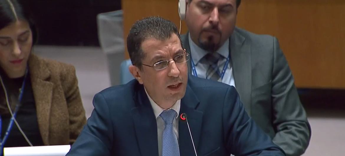 الحكم دندي، نائب المندوب الدائم لسوريا لدى الأمم المتحدة، يلقي كلمة أمام مجلس الأمن.