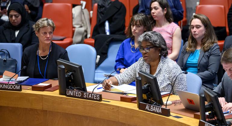 سفيرة الولايات المتحدة ليندا توماس غرينفيلد تلقي كلمة أمام مجلس الأمن الدولي بشأن الوضع في الشرق الأوسط، بما في ذلك القضية الفلسطينية.