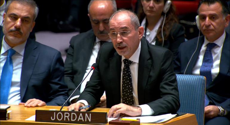 وزير الخارجية الأردني أيمن الصفدي يتحدث أمام مجلس الأمن الدولي.