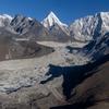 Vista da Região do Everest e da cadeia de montanhas do Himalaia no Nepal