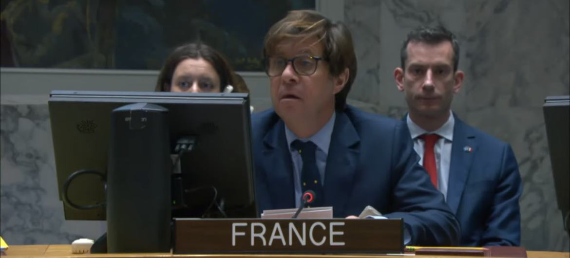 Nicolas de Rivière, Ambassador and Permanent Representative of France, addresses the Security Council.