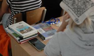 У каждой участницы программы своя личная история, но всех их объединяет общая цель: освоить вождение трактора и внести свой вклад в возрождение сельского хозяйства в своем регионе. 