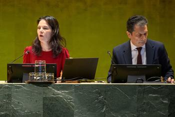 Анналена Бербок выступает с заключительной речью на заседании Генассамблеи ООН.