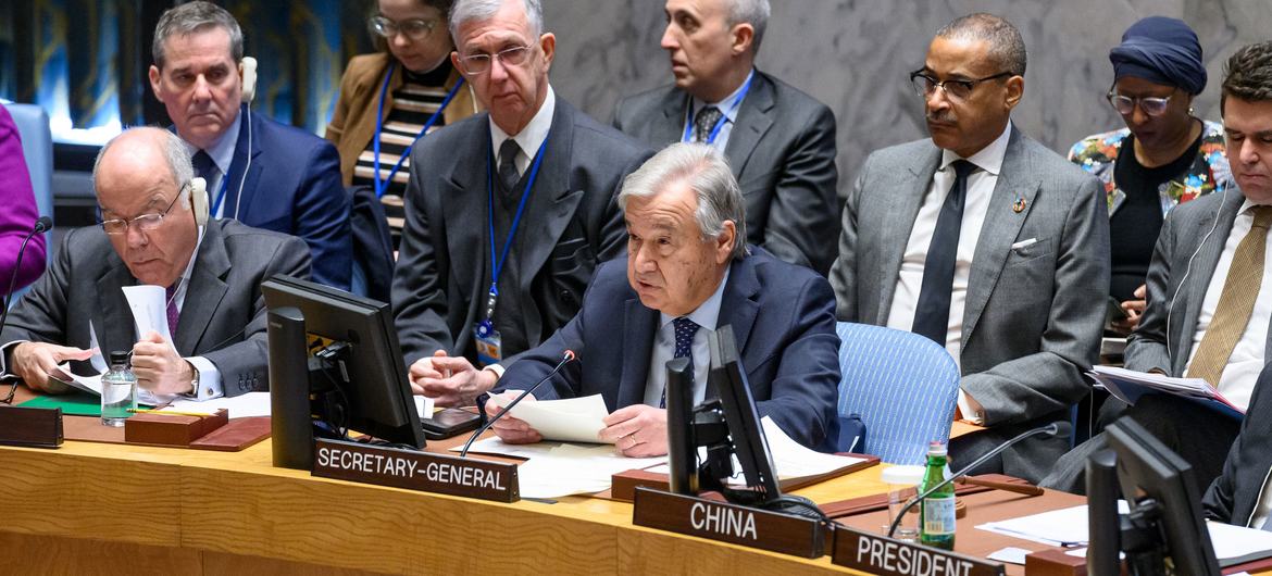 Le Secrétaire général de l'ONU, António Guterres, s'adresse à la réunion du Conseil de sécurité sur le Moyen-Orient.