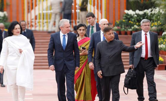 यूएन महासभा अध्यक्ष कसाबा कोरोसी ने, 30 जनवरी 2023 को, नई दिल्ली में राजघाट पहुँचकर महात्मा गांधी की समाधि पर पुष्पांजलि अर्पित की.