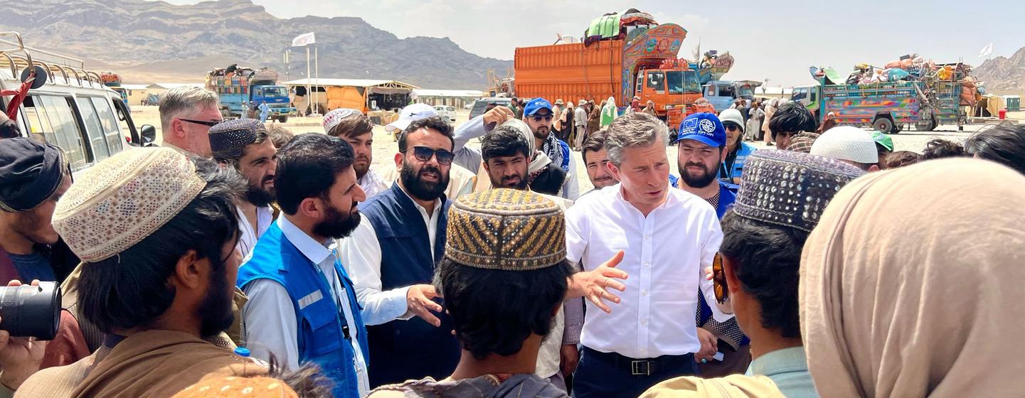 Tom Fletcher, the UN's Humanitarian Affairs and Emergency Relief Coordinator meets people in Kunduz, Afghanistan.