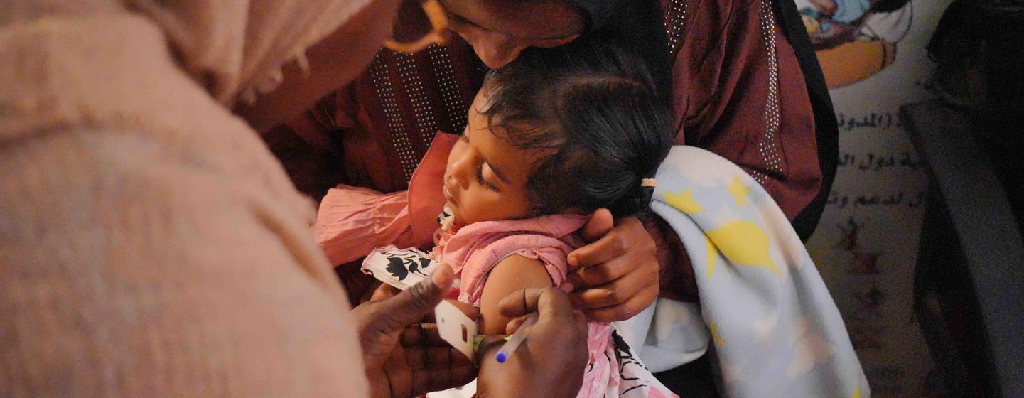 Un enfant testé pour la malnutrition à Khartoum, la capitale du Soudan